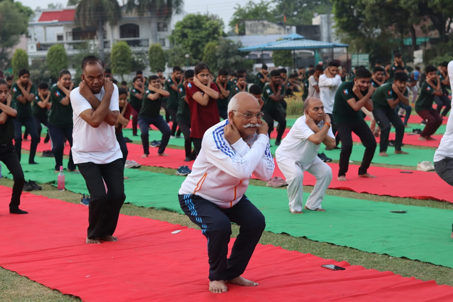 राष्ट्रीय सनातन महासंघ के राष्ट्रीय अध्यक्ष जितेंद्र प्रताप सिंह ने सैकड़ों लोगों के साथ योग किया और दुनिया को दिया अष्टांग योग का संदेश