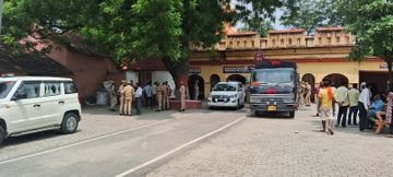 बलिया के नरही थाना कांड के फरार एसएचओ पन्नेलाल कन्नौजिया ने किया सरेंडर