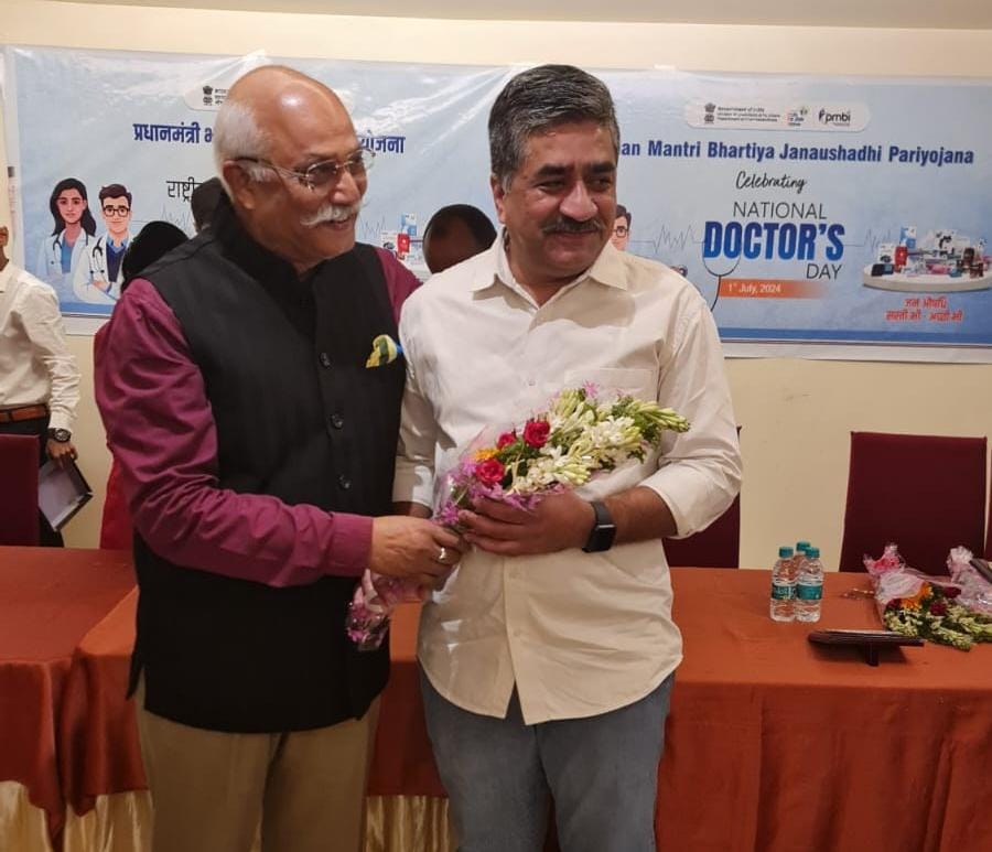 डॉ. बी.सी. राय की जयंती पर लखनऊ के प्रख्यात चिकित्सकों का किया सम्मान