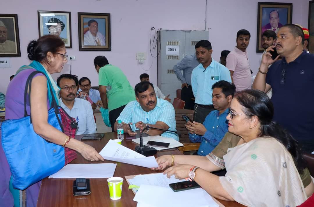 महापौर के साथ नगर आयुक्त ने सुनीं समस्याएं, तत्काल निराकरण