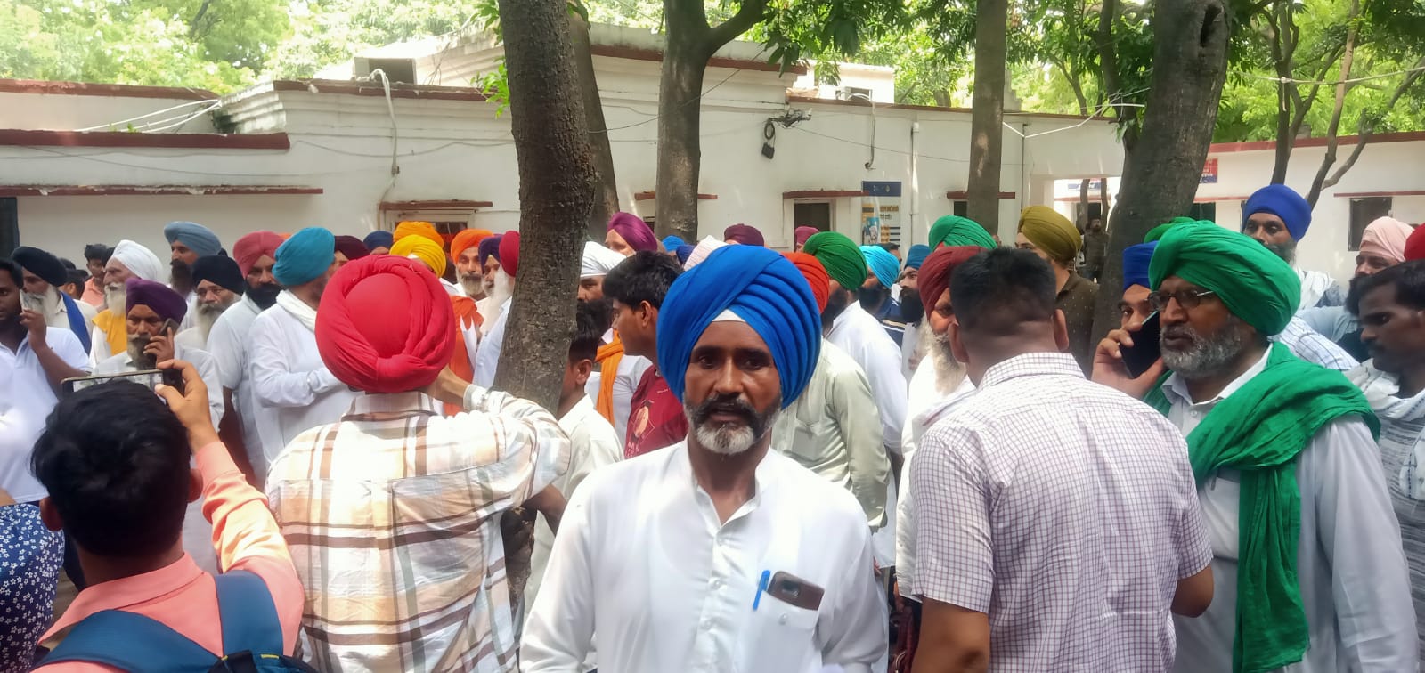 सिख संगठन हरदोई एसपी और जिला अधिकारी कार्यालय पर करेगा धरना प्रदर्शन, सौंपेगा ज्ञापन