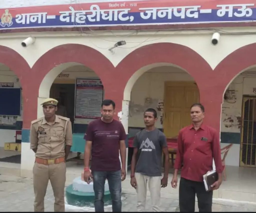 सात अगस्त को घर से गायब 12 वर्षीय कोरौली निवासी आशीष को दोहरीघाट पुलिस ने वाराणसी से किया बरामद