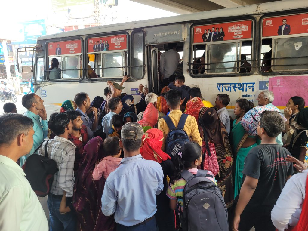 योगी सरकार की पहल से रक्षाबंधन पर 16 लाख से ज्यादा बहनों ने की निःशुल्क यात्रा