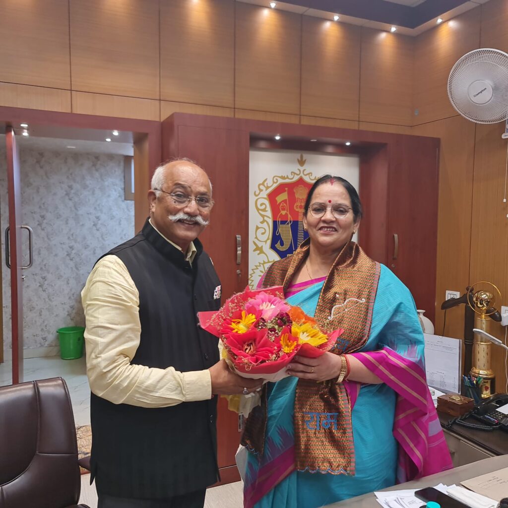 राष्ट्रीय सनातन महासंघ के अध्यक्ष जितेंद्र प्रताप सिंह ने लखनऊ की मेयर सुषमा खारवाल को दी जन्मदिन की बधाई