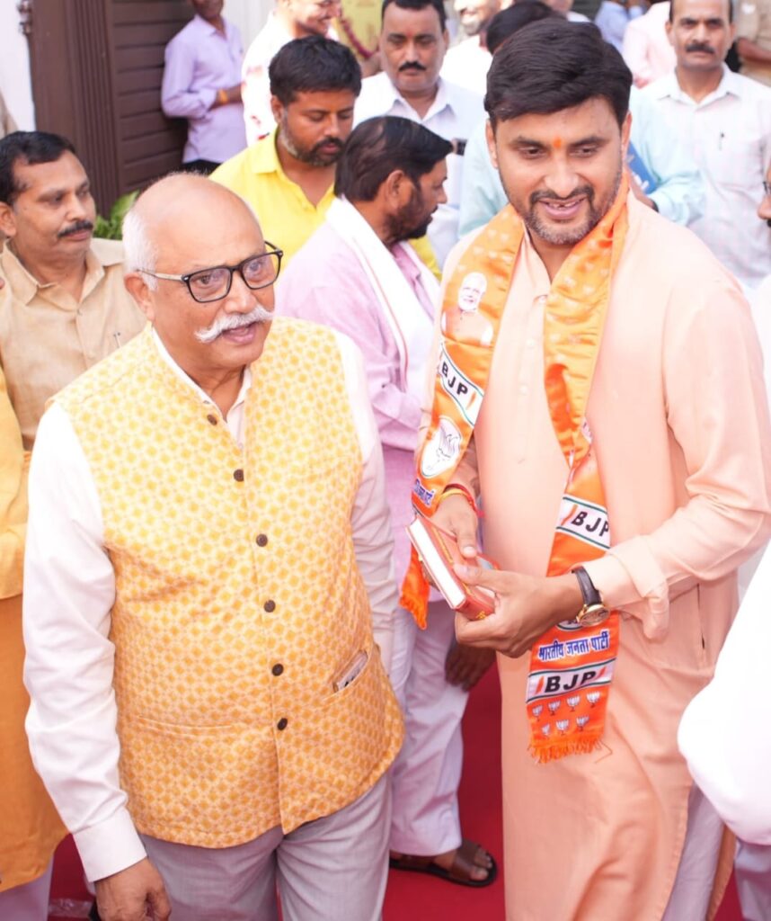 विधानसभा सदस्य पवन सिंह चौहान के निवास पर धूमधाम से मना नवरात्र पर्व -जितेन्द्र प्रताप सिंह