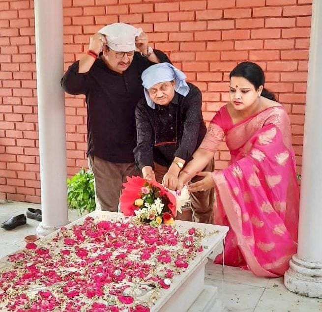 UP संगीत नाटक अकादमी के तत्वाधान में मशहूर मल्लिका-ए-ग़ज़ल बेगम अख़्तर की याद में पुष्पांजलि समारोह