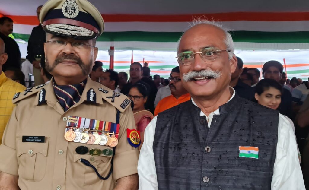 पुलिस झंडा दिवस पर मुख्यमंत्री ने किया भय-मुक्त समाज के निर्माण का आह्वान