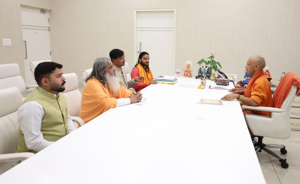 ब्रज की आध्यात्मिक विरासत संरक्षण हेतु मुख्यमंत्री से मिले कथावाचक कौशल किशोर ठाकुर