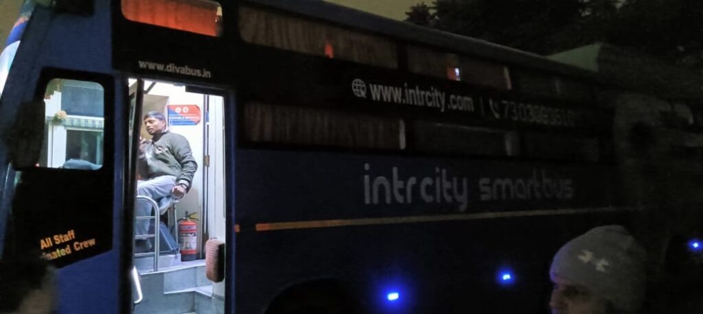 इंटरसिटी बस सेवा में यात्रियों का शोषण: मनमाने लगेज चार्ज, फर्जी वादे और सुविधाओं की कमी
