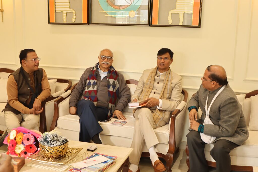 पवन सिंह चौहान, वित्तीय एवं प्रशासकीय विलम्ब समिति, विधान परिषद, उत्तर प्रदेश के सभापति से जितेन्द्र प्रताप सिंह अध्यक्ष राष्ट्रीय सनातन महासंघ की भेंट सम्पन्न