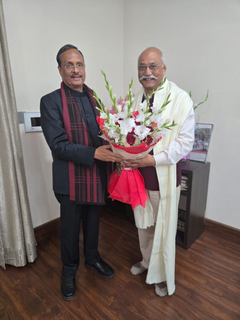 राष्ट्रीय सनातन महासंघ के अध्यक्ष जितेन्द्र प्रताप सिंह से डा दिनेश शर्मा राज्यसभा सदस्य व पीठासीन अधिकारी(उपसभापति) राज्यसभा से शिष्टाचार भेंट सम्पन्न