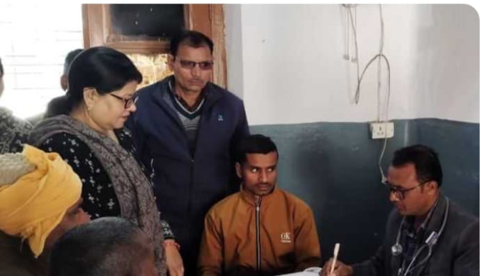 मधुबन में आरोग्य मेले का आयोजन, चिकित्सकों ने दी बदलते मौसम में सतर्कता बरतने की सलाह