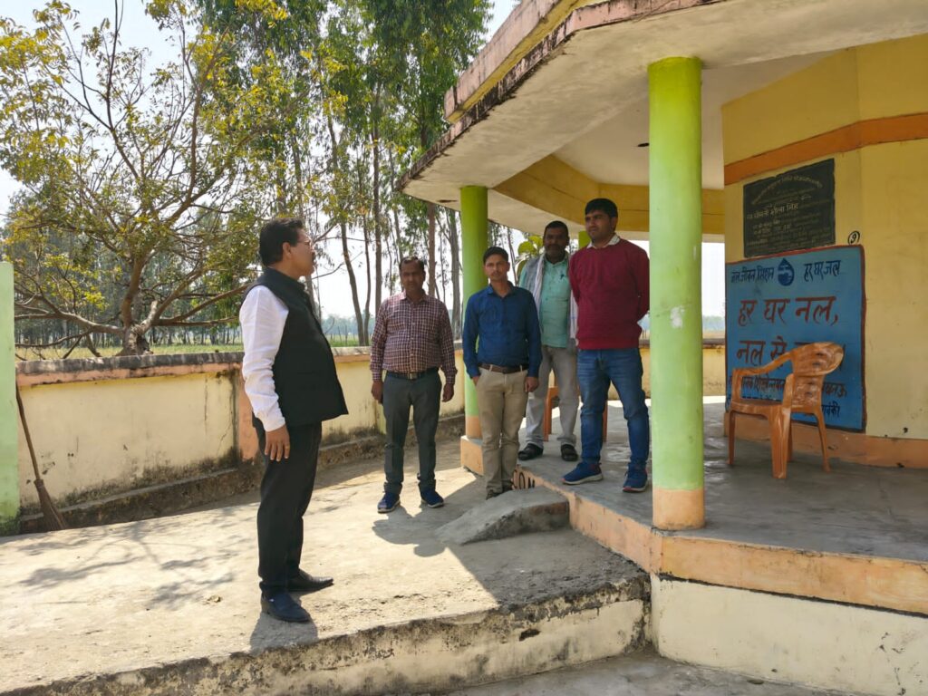 सहायक विकास अधिकारी शम्भूनाथ पाठक ने ग्राम पंचायत सोंधवा का निरीक्षण किया, विकास कार्यों की प्रगति का लिया जायजा