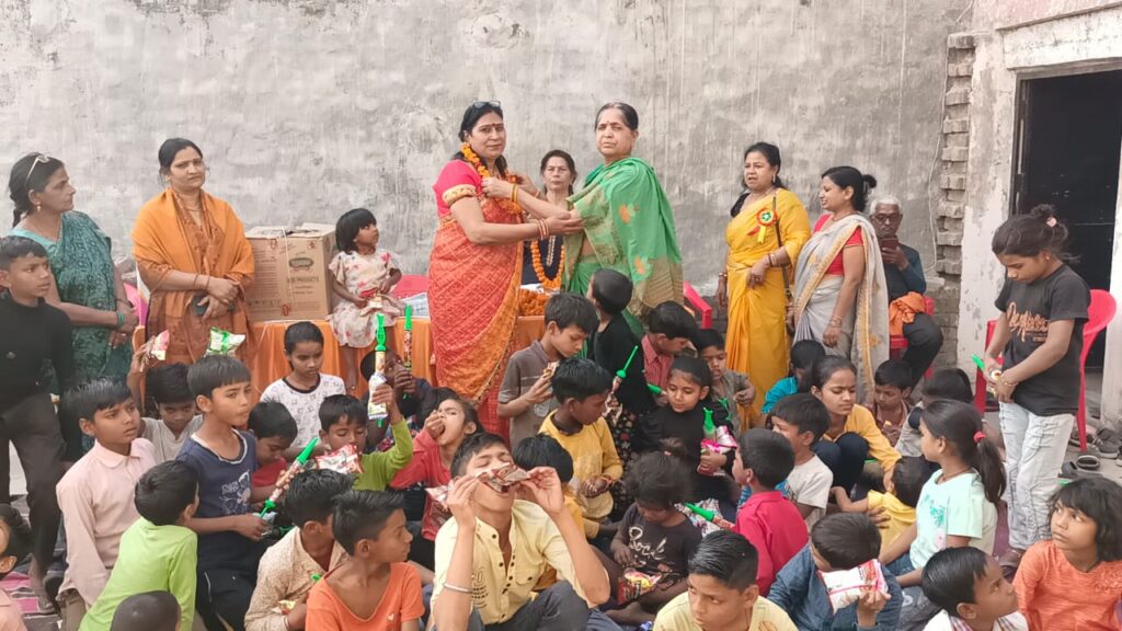 श्री बालाजी गरीब जन उत्थान समिति ने दिव्यांग बच्चों संग बांटी खुशियां