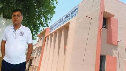 हाथरस: प्रोफेसर पर छात्राओं के यौन शोषण का आरोप, 59 अश्लील वीडियो मिलने से मचा हड़कंप