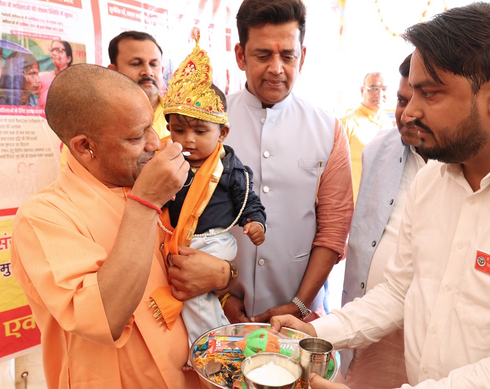 मुख्यमंत्री योगी आदित्यनाथ ने गोरखपुर को दी 1498 करोड़ की 146 विकास परियोजनाओं की सौगात