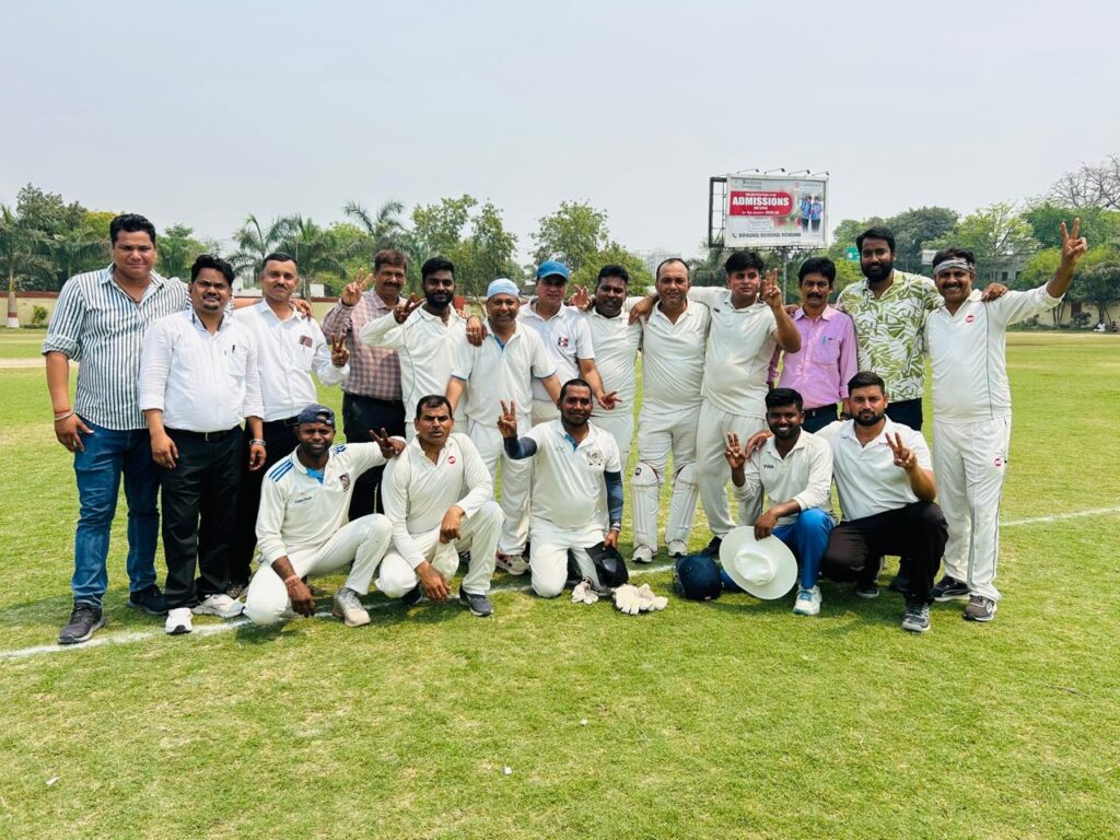 ग्रीष्मकालीन अंतर विभागीय T-20 क्रिकेट प्रतियोगिता का 11 वां मैच वाणिज्य विभाग ने रोचक मुकाबले में जीता