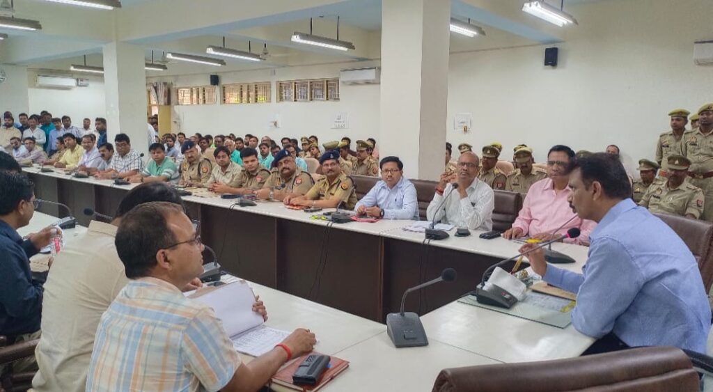 IGRS शिकायतों के गुणवत्तापूर्ण निस्तारण को लेकर जिलाधिकारी प्रवीण मिश्र सख्त,