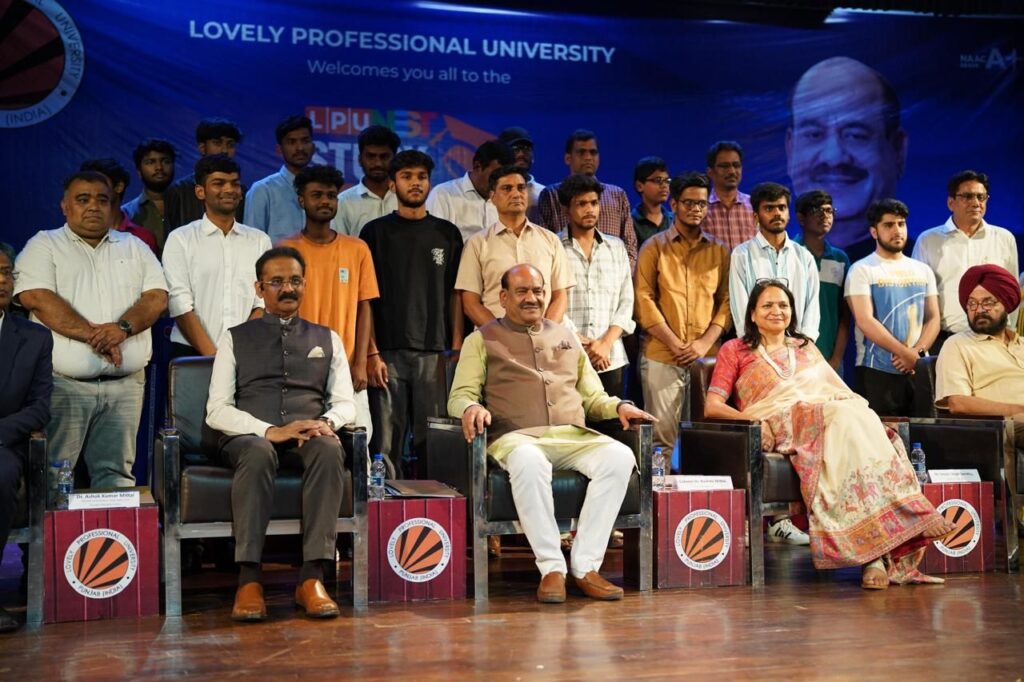 युवाओं को सशक्त और आत्मनिर्भर भारत के निर्माण में भागीदार बनना चाहिए: लोकसभा अध्यक्ष ओम बिरला