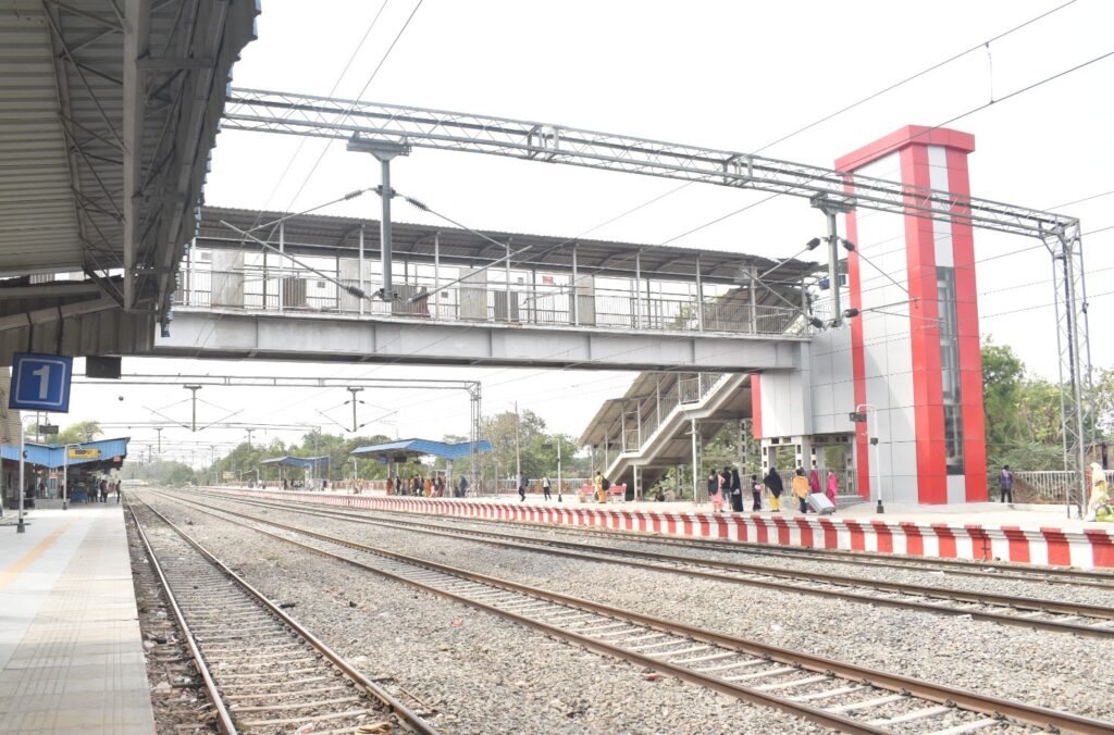 पूर्वोत्तर रेलवे का वाराणसी मंडल बना यात्री सुविधाओं के विकास का मॉडल