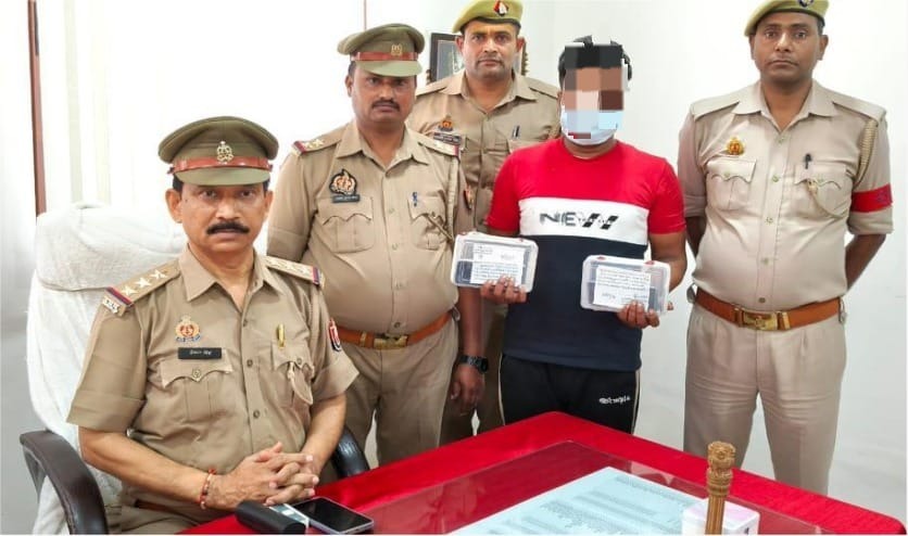 वाराणसी रेलवे स्टेशन पर चौंकाने वाला खुलासा! भीड़ के बीच दबे पांव घूम रहा था मोबाइल चोर , जीआरपी कैंट की सटीक कार्रवाई से खुली बड़ी वारदात