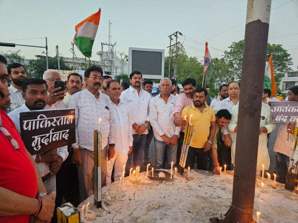 पाकिस्तानी आतंकवाद पर लखनऊ में फूटा जनआक्रोश,