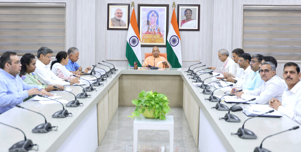 मुख्यमंत्री योगी आदित्यनाथ ने दिया सख्त संदेश: गन्ना किसानों के भुगतान में लापरवाही करने वाली चीनी मिलों पर होगी कार्रवाई