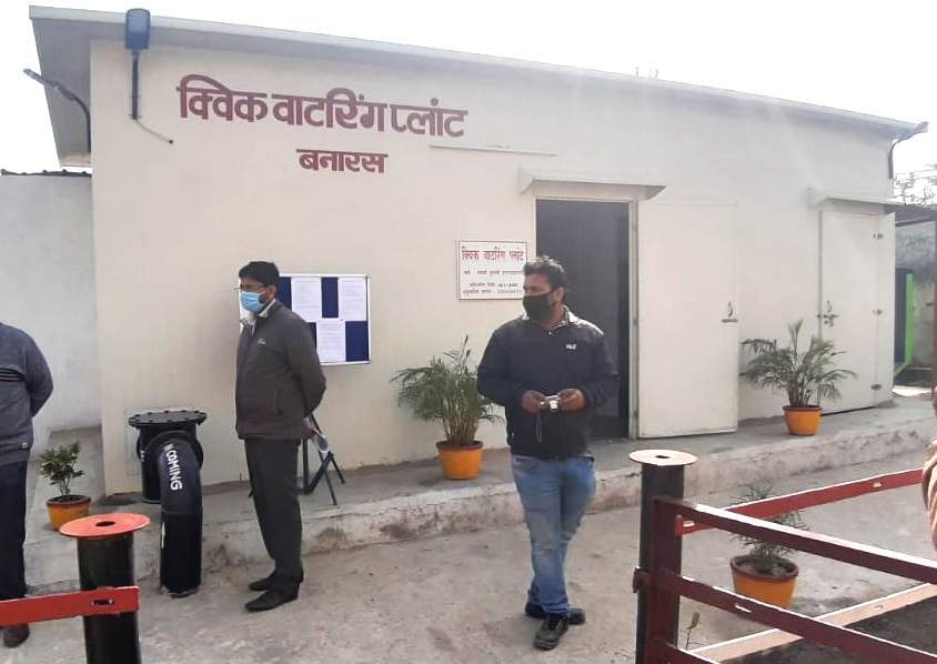 वाराणसीवाराणसी मंडल के स्टेशनों पर क्विक वाटरिंग सिस्टम से ट्रेनों में त्वरित जल आपूर्ति: यात्रियों को मिल रही बेहतर सुविधा