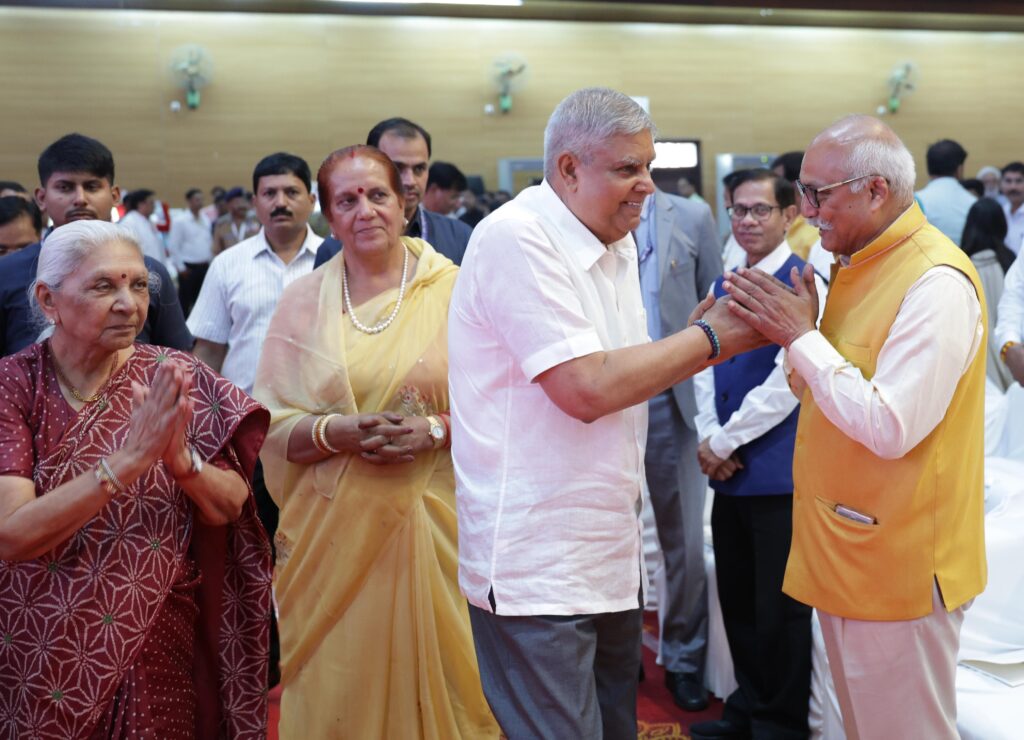 उपराष्ट्रपति जगदीप धनखड़ ने किया 'चुनौतियां मुझे पसंद हैं' पुस्तक का लोकार्पण,