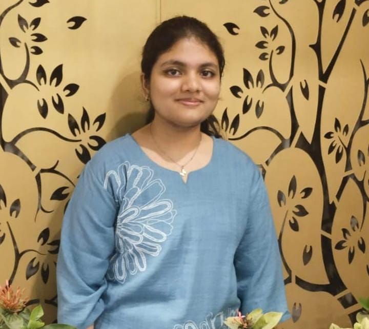 इंटरमीडिएट में 99% अंक हासिल कर प्रिशा रस्तोगी ने बढ़ाया गोरखपुर का गौरव