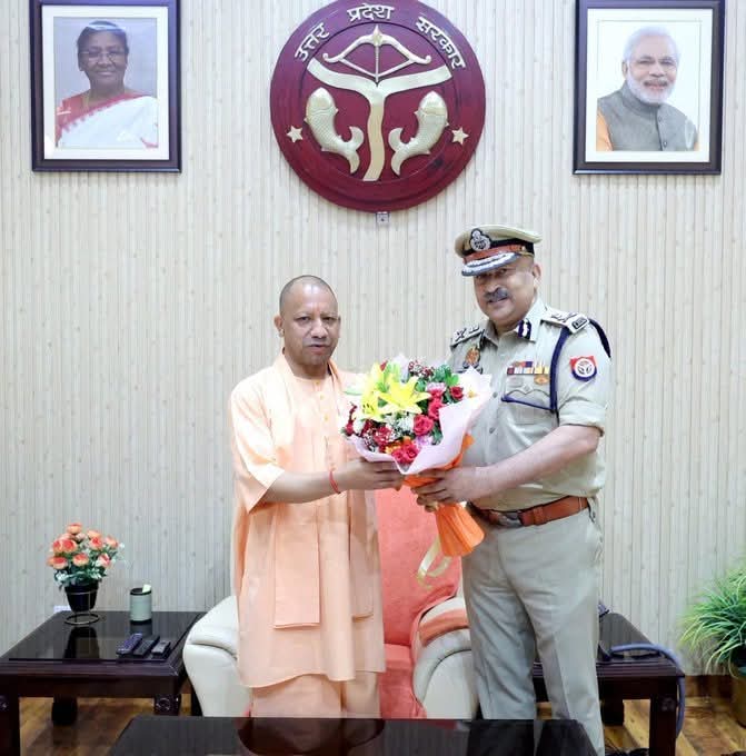 राज्य की कानून व्यवस्था को मिलेगी नई दिशा: मुख्यमंत्री योगी से भेंट कर कार्यभार संभालने के बाद सक्रिय हुए डीजीपी राजीव कृष्ण