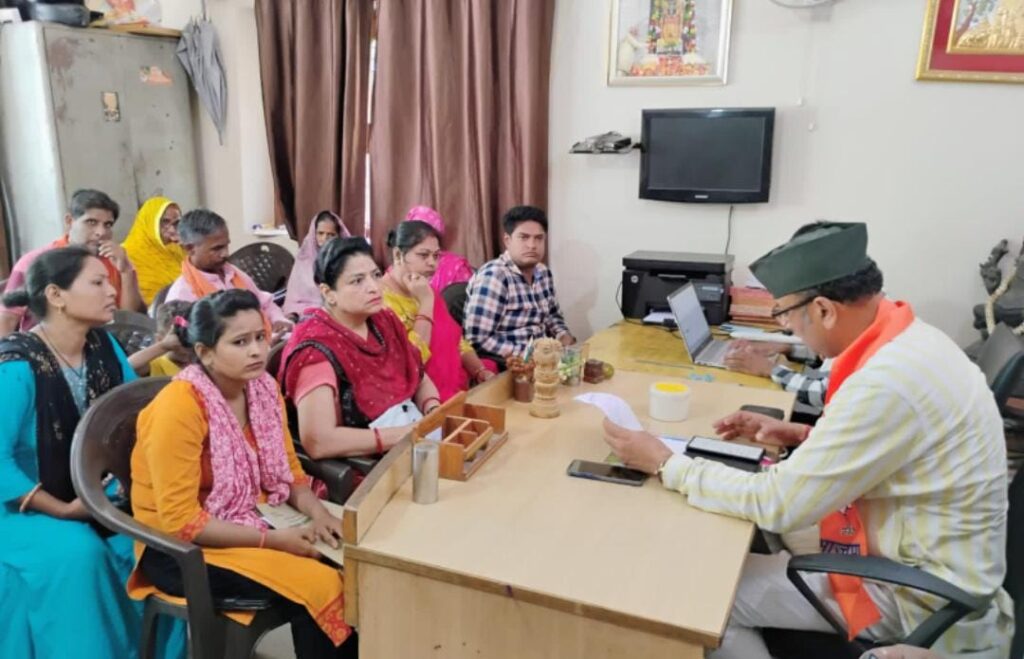 विधायक सौरभ श्रीवास्तव ने जनसुनवाई में सुनीं जनता की समस्याएं, त्वरित समाधान के लिए दिए निर्देश