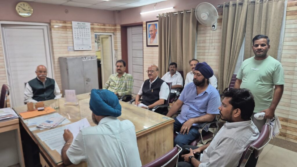 गोलमार्केट व्यापार मंडल के प्रतिनिधिमंडल ने महापौर सुषमा खर्कवाल से की भेंट,