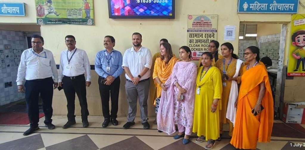 वाराणसी जंक्शन पर महिला स्वास्थ्य के लिए सैनिटरी पैड मशीन एवं इंसीनरेटर की शुरुआत,CSR पहल के अंतर्गत SBI का सराहनीय योगदान