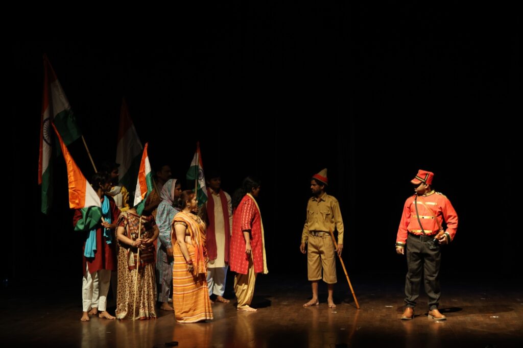 "काकोरी के शूरवीरों को नाटक ने किया जीवित, दर्शकों की आंखें हुईं नम"