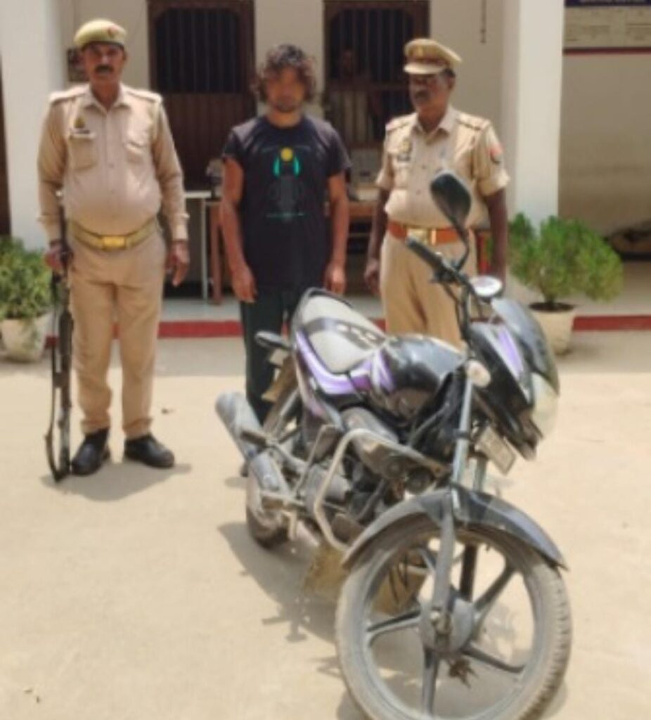 चोरी की मोटरसाइकिल के साथ एक अभियुक्त गिरफ्तार