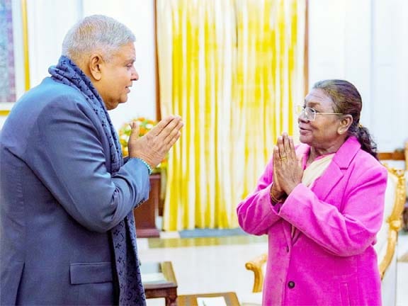 "संवैधानिक पद से सियासी विदाई: धनखड़ का इस्तीफा सत्ता और मर्यादा के बीच खड़ा प्रश्न"