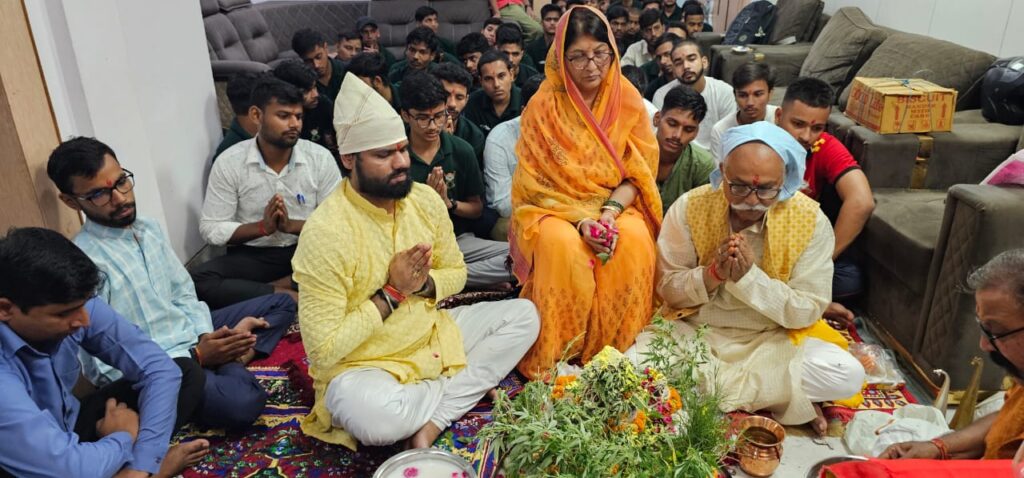 रुद्राभिषेक महोत्सव: वारियर डिफेंस एकेडमी में गूंजा वैदिक स्वर, सनातन परंपराओं का हुआ गौरवमय उद्घोष