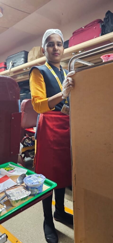 आधुनिक रेल तेजस: बदलते भारत की विकास यात्रा का प्रतीक: जेपी सिंह