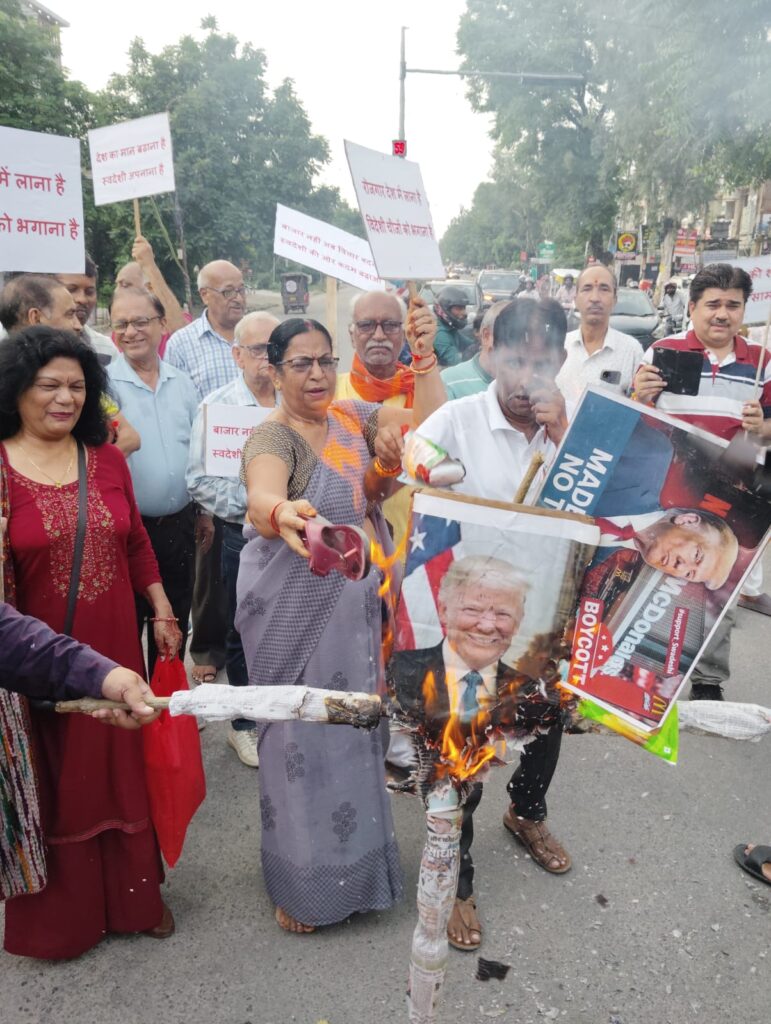 Foreign Goods Burnt in Lucknow, Demand Raised to Ban Amazon &amp; Flipkart