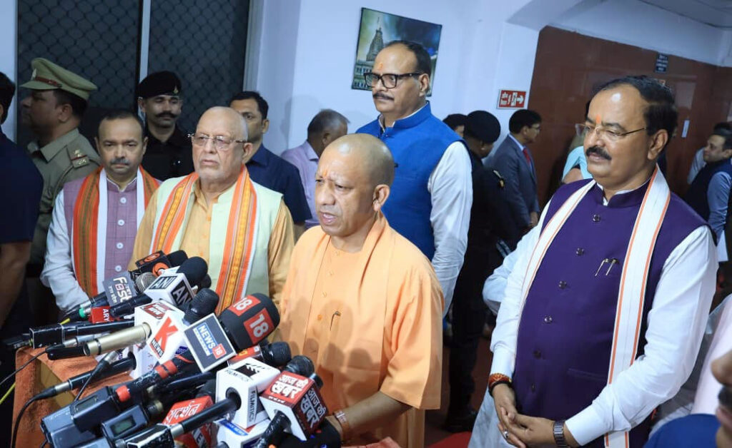 योगी का सीधा संदेश: यूपी बनेगा देश की सबसे बड़ी अर्थव्यवस्था, विपक्ष के पास सिर्फ बयानबाज़ी