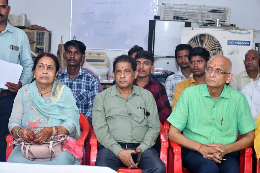 सेवा ही सच्चा धर्म, अहंकार नहीं: कौशल