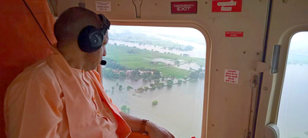 मुख्यमंत्री योगी का गाजीपुर हवाई सर्वेक्षण