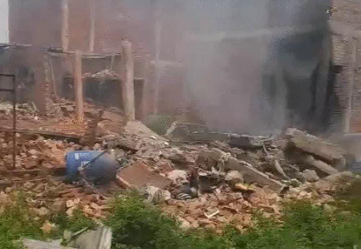 बेहटा की पटाखा फैक्ट्री में विस्फोट: सात की मौत, कई घायल – आखिर जिम्मेदार कौन?