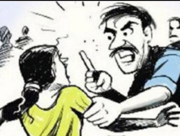 पैतृक संपत्ति में हिस्सा मिलने के बाद भी रास्ते से वंचित, महिला ने लगाई न्याय की गुहार