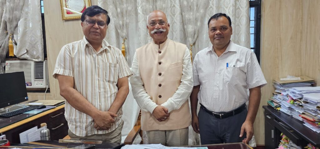 संस्कृतभारतीन्यास के अध्यक्ष ने मुख्य सचिव से की मुलाकात, शिक्षा में सुधार पर हुई चर्चा