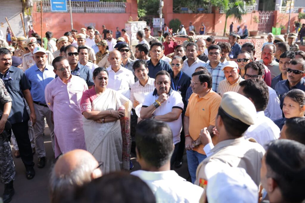 दिल्ली ने मिलकर सेवा और संस्कार की मिसाल पेश कीश्रद्धेय पंडित दीनदयाल उपाध्याय जयंती पर ‘एक दिन – एक घंटा – एक साथ श्रमदान’ कार्यक्रम आयोजित