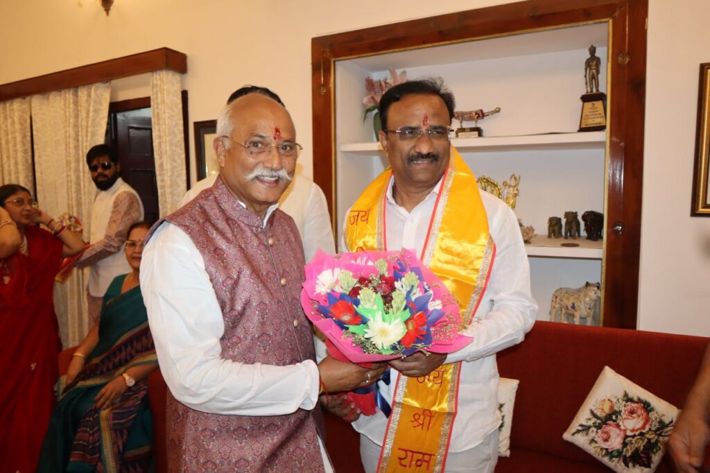 मुकेश शर्मा एमएलसी को जन्मदिन पर शुभकामनाएँ, संगठनात्मक नेतृत्व की हुई सराहना