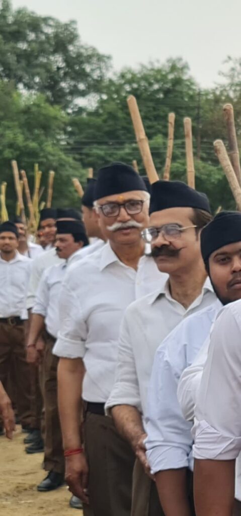 संघ के सौ वर्ष : उपलब्धियों का ढिंढोरा नहीं, समाज के साथ एकात्मता का संकल्प