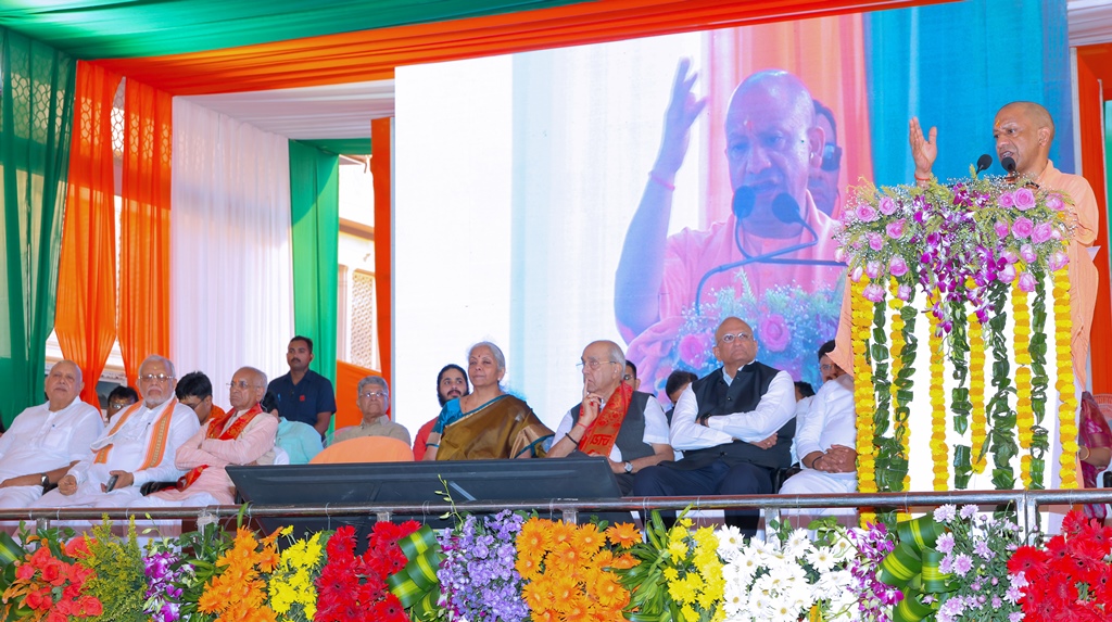 एक भारत श्रेष्ठ भारत’ की गूंज के बीच दक्षिण भारत के तीन संतों की प्रतिमाएं हुईं स्थापित, बृहस्पति कुण्ड बना सांस्कृतिक एकता का साक्षी